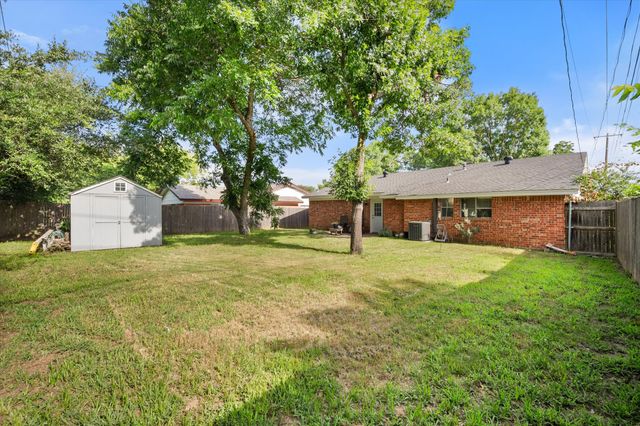 3012 Lisa Lane, Arlington, TX 76013