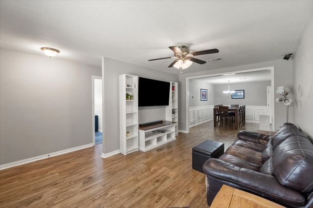 3012 Lisa Lane, Arlington, TX 76013