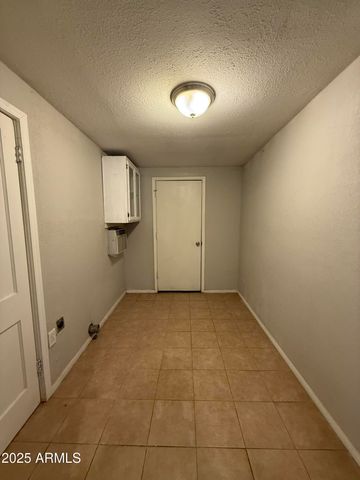 1840 E CLARENDON Avenue, Phoenix, AZ 85016