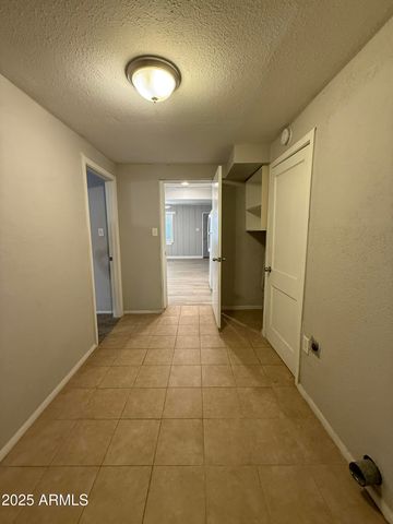 1840 E CLARENDON Avenue, Phoenix, AZ 85016