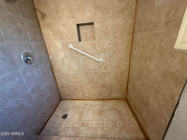 1840 E CLARENDON Avenue, Phoenix, AZ 85016