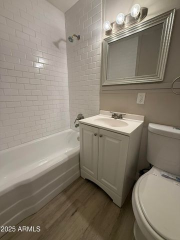 1840 E CLARENDON Avenue, Phoenix, AZ 85016