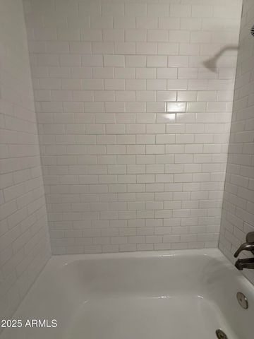 1840 E CLARENDON Avenue, Phoenix, AZ 85016