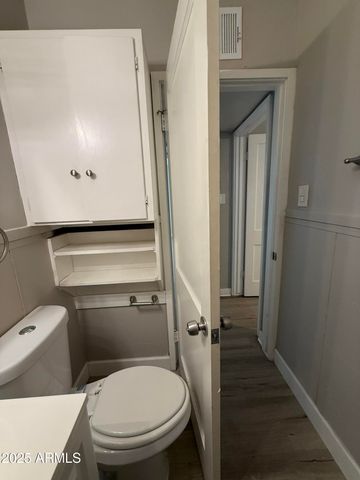 1840 E CLARENDON Avenue, Phoenix, AZ 85016