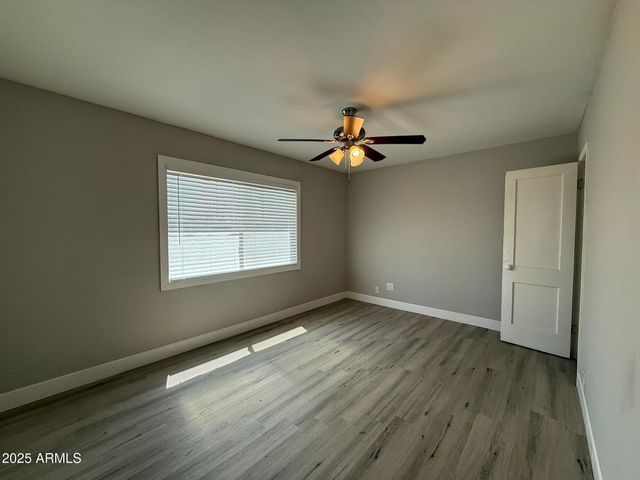 1840 E CLARENDON Avenue, Phoenix, AZ 85016