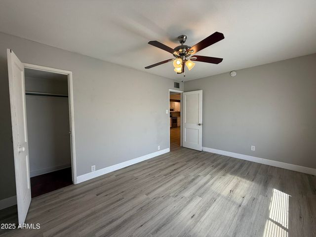 1840 E CLARENDON Avenue, Phoenix, AZ 85016