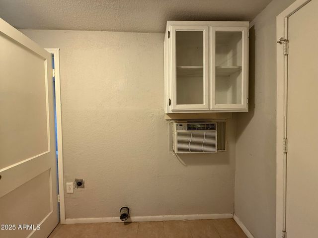 1840 E CLARENDON Avenue, Phoenix, AZ 85016