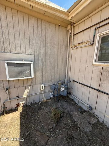 1840 E CLARENDON Avenue, Phoenix, AZ 85016