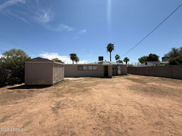 1840 E CLARENDON Avenue, Phoenix, AZ 85016