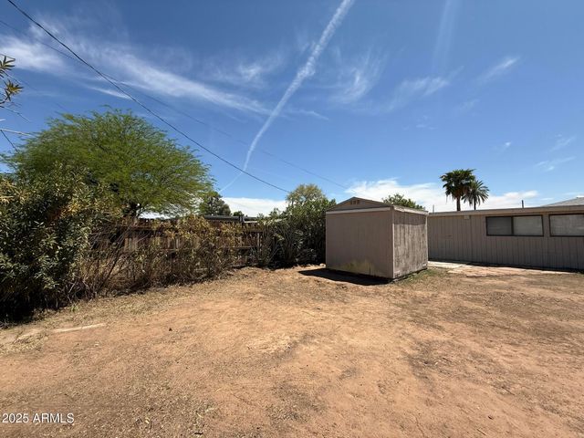 1840 E CLARENDON Avenue, Phoenix, AZ 85016