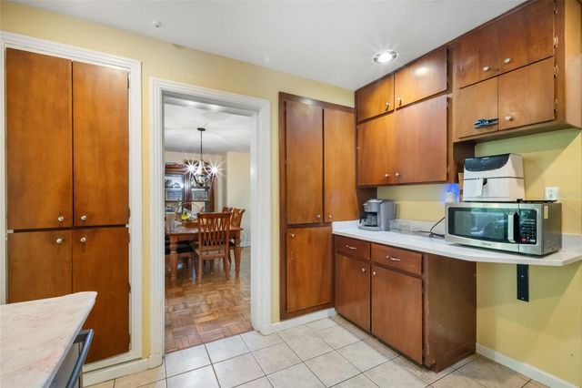 2034 NW 8TH PLACE, Gainesville, FL 32603