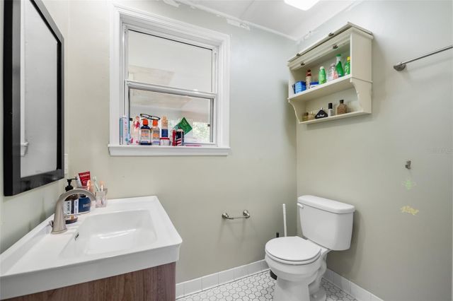 2034 NW 8TH PLACE, Gainesville, FL 32603