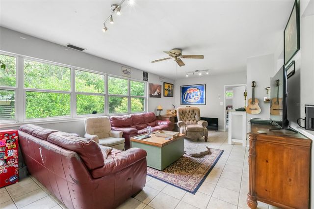 2034 NW 8TH PLACE, Gainesville, FL 32603