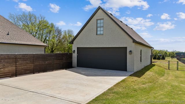 6690 E 525 Road, Claremore, OK 74019