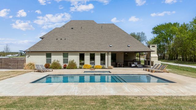 6690 E 525 Road, Claremore, OK 74019