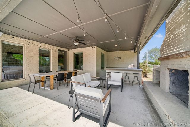 6690 E 525 Road, Claremore, OK 74019
