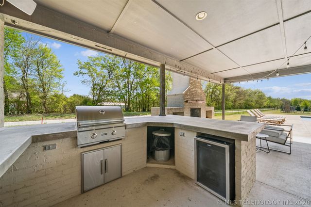 6690 E 525 Road, Claremore, OK 74019