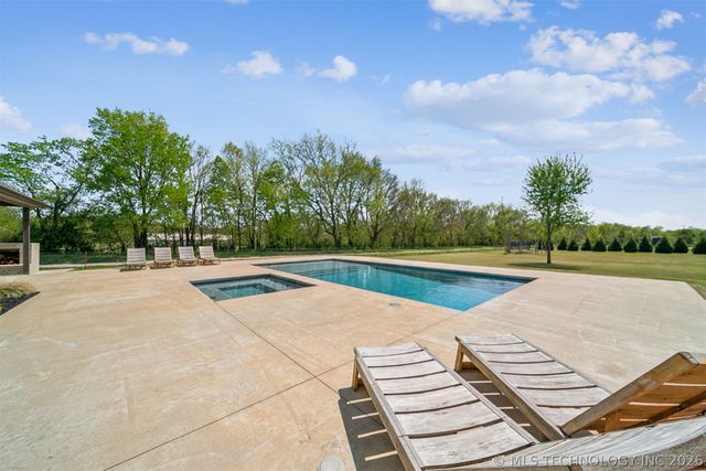 6690 E 525 Road, Claremore, OK 74019