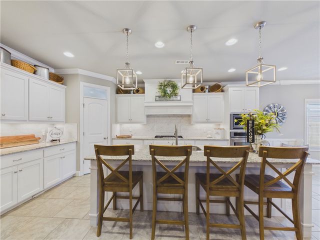 5713 61st Street, Rogers, AR 72758