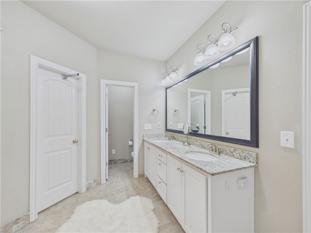 5713 61st Street, Rogers, AR 72758