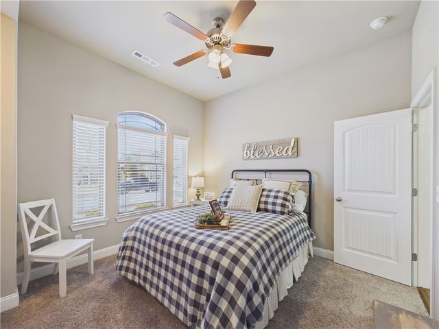 5713 61st Street, Rogers, AR 72758