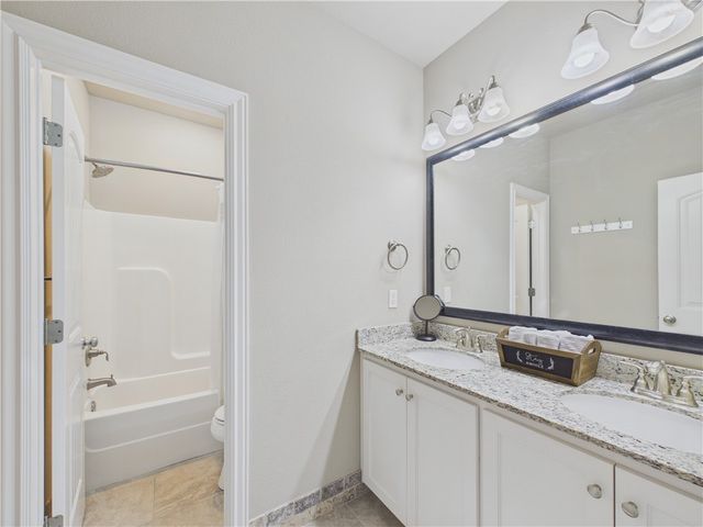 5713 61st Street, Rogers, AR 72758