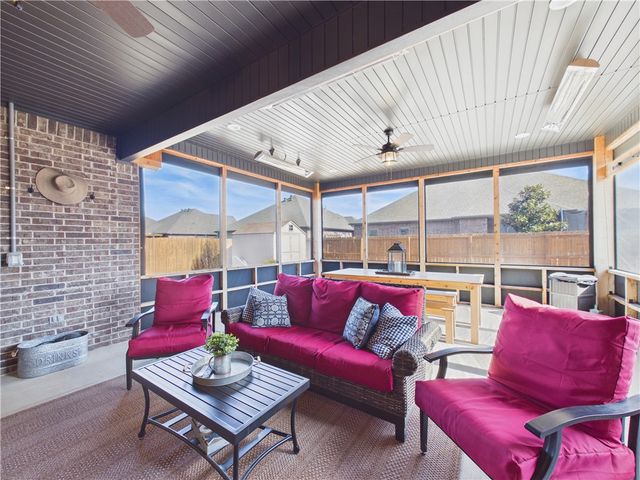 5713 61st Street, Rogers, AR 72758