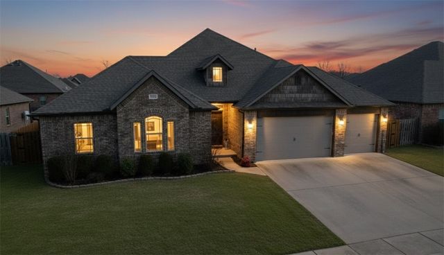 5713 61st Street, Rogers, AR 72758