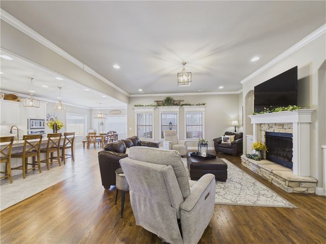 5713 61st Street, Rogers, AR 72758