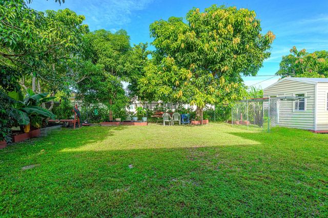 1518 SW Hutchins Street, Port St. Lucie, FL 34983