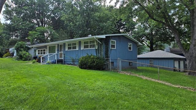 8710 E 92nd Street, Kansas City, MO 64138