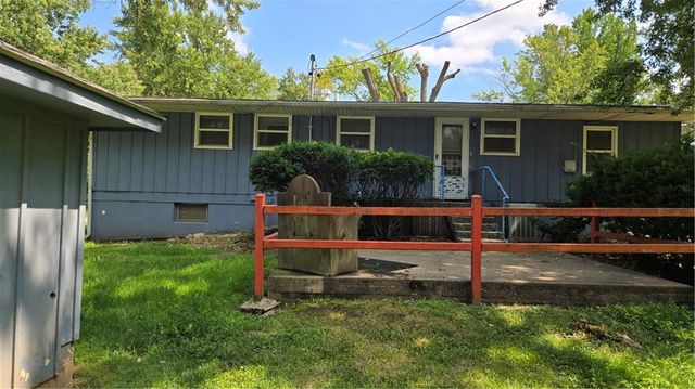 8710 E 92nd Street, Kansas City, MO 64138