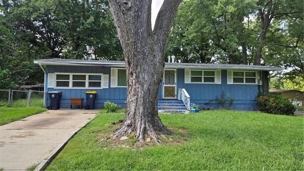 8710 E 92nd Street, Kansas City, MO 64138