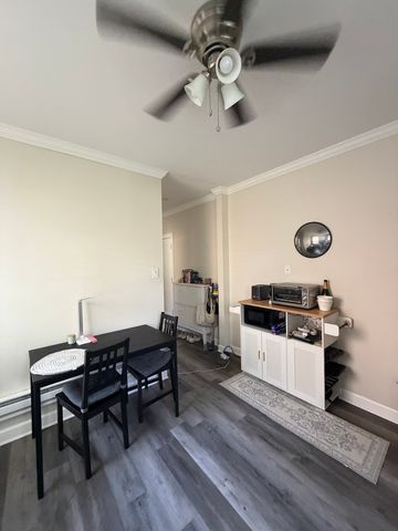 646 W Roscoe Avenue 2N, Chicago, IL 60657