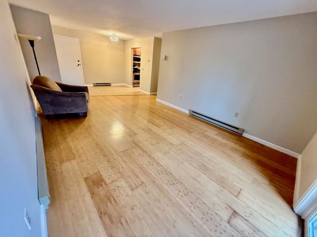 122 Eastern Ave Apt 101, Manchester, NH 03104