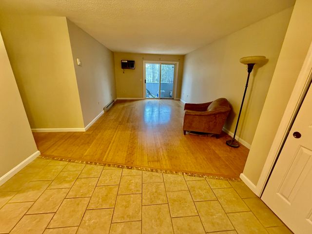 122 Eastern Ave Apt 101, Manchester, NH 03104