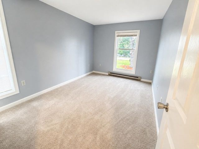 122 Eastern Ave Apt 101, Manchester, NH 03104