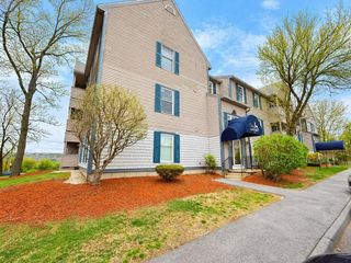 122 Eastern Ave Apt 101, Manchester, NH 03104