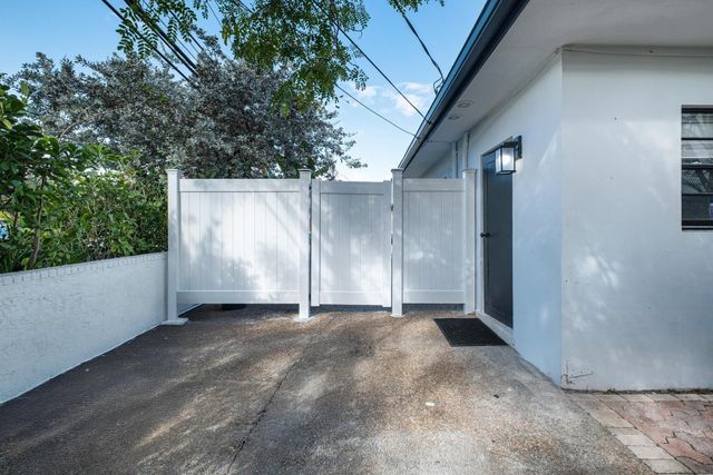 1551 SE 23rd Avenue, Pompano Beach, FL 33062