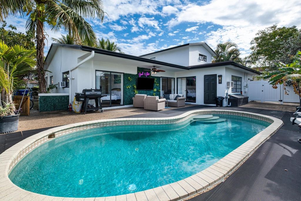 1551 SE 23rd Avenue, Pompano Beach, FL 33062