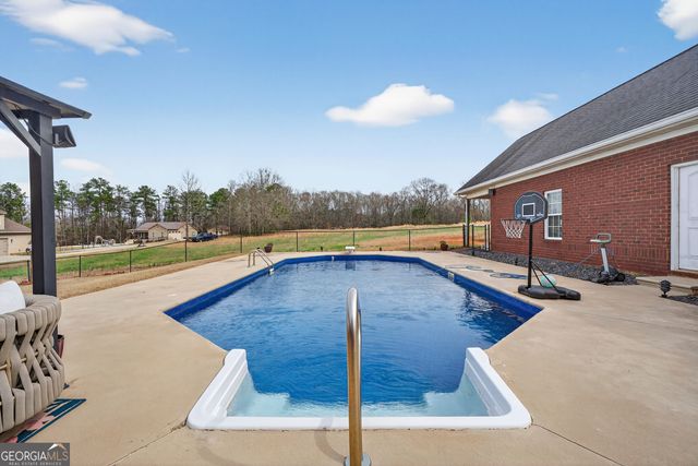 401 English Road, Forsyth, GA 31029