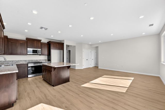 1128 Mallory Ridge St, Roseville, CA 95747