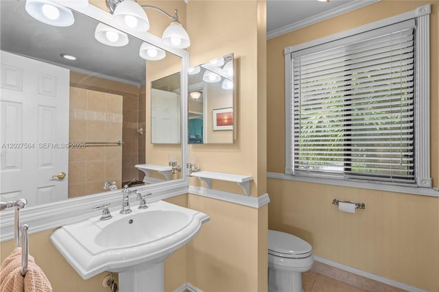 4958 NW 49th Ave, Coconut Creek, FL 33073