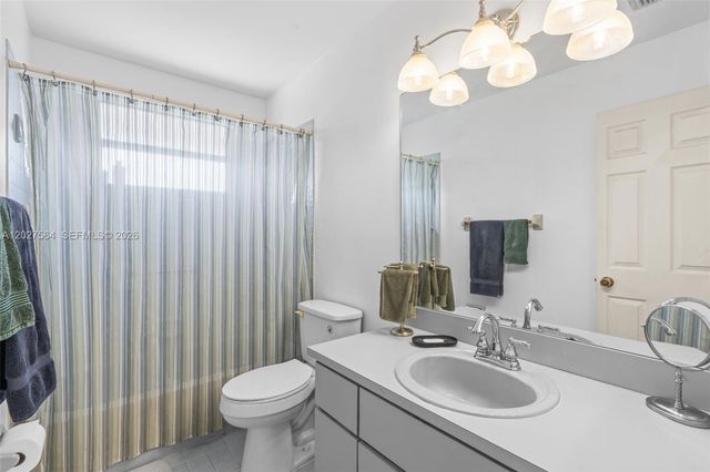 4958 NW 49th Ave, Coconut Creek, FL 33073