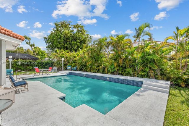 4958 NW 49th Ave, Coconut Creek, FL 33073