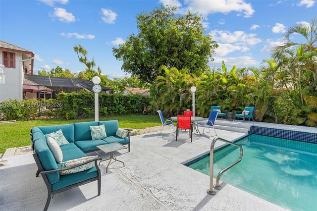 4958 NW 49th Ave, Coconut Creek, FL 33073