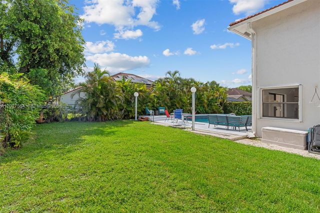 4958 NW 49th Ave, Coconut Creek, FL 33073