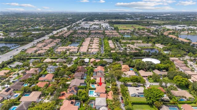 4958 NW 49th Ave, Coconut Creek, FL 33073
