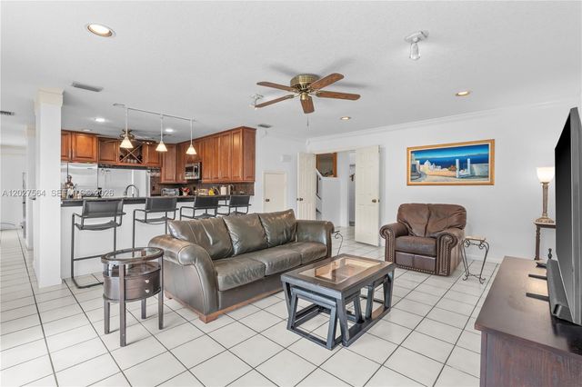 4958 NW 49th Ave, Coconut Creek, FL 33073