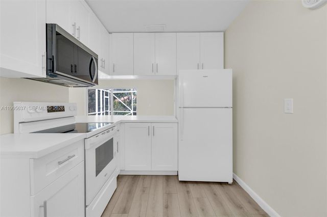 3504 NW 85th Ave B, Coral Springs, FL 33065